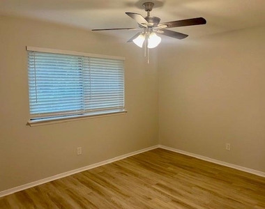 2714 Buffalo Drive - Photo Thumbnail 10