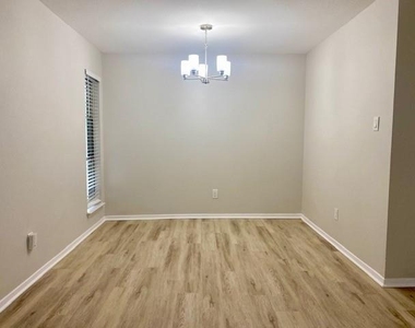 2714 Buffalo Drive - Photo Thumbnail 6