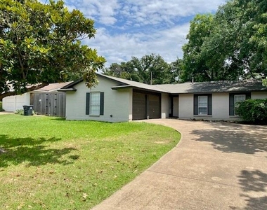 2714 Buffalo Drive - Photo Thumbnail 2