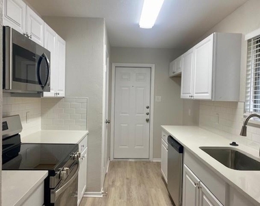 2714 Buffalo Drive - Photo Thumbnail 5