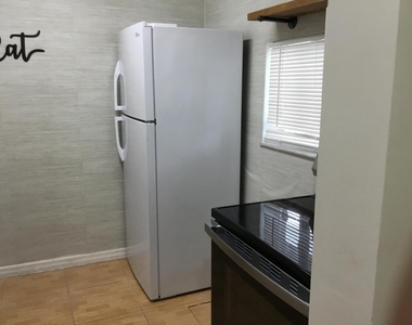 7860 Nw 50th Street - Photo Thumbnail 4