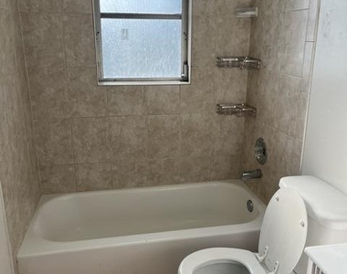 7860 Nw 50th Street - Photo Thumbnail 30
