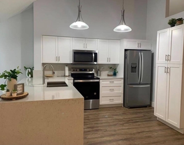 832 Nw 92nd Avenue - Photo Thumbnail 2
