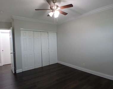 1480 E Sample Road - Photo Thumbnail 5