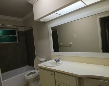 1480 E Sample Road - Photo Thumbnail 6