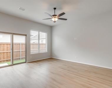 10512 Palmera Road - Photo Thumbnail 3