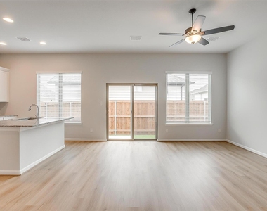 10512 Palmera Road - Photo Thumbnail 2