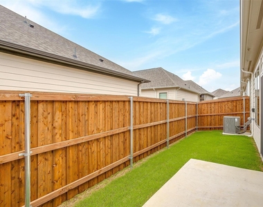 10512 Palmera Road - Photo Thumbnail 29