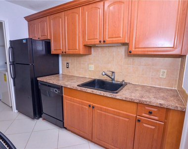 2313 N Congress Avenue - Photo Thumbnail 5