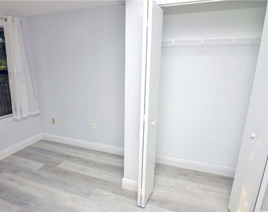 2313 N Congress Avenue - Photo Thumbnail 10