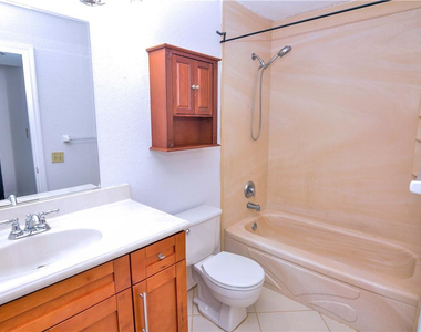 2313 N Congress Avenue - Photo Thumbnail 11
