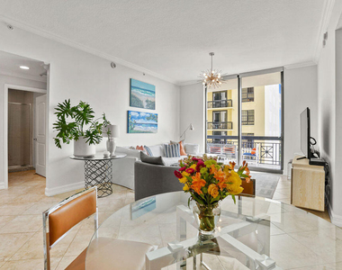 701 S Olive Avenue - Photo Thumbnail 6