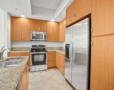 701 S Olive Avenue - Photo Thumbnail 2
