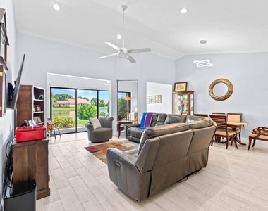 8486 Heather Place - Photo Thumbnail 17