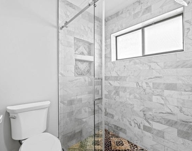 8486 Heather Place - Photo Thumbnail 10