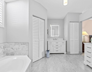 8486 Heather Place - Photo Thumbnail 12
