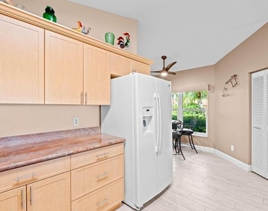 8486 Heather Place - Photo Thumbnail 4