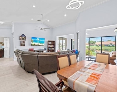 8486 Heather Place - Photo Thumbnail 7