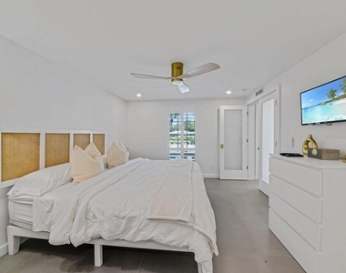 765 Jeffery Street - Photo Thumbnail 14