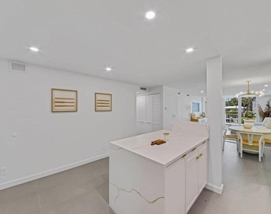 765 Jeffery Street - Photo Thumbnail 5
