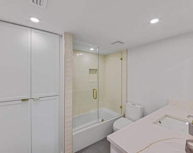 765 Jeffery Street - Photo Thumbnail 17