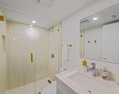765 Jeffery Street - Photo Thumbnail 19