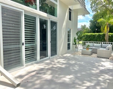 765 Jeffery Street - Photo Thumbnail 21