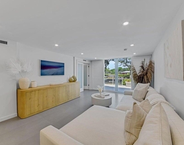 765 Jeffery Street - Photo Thumbnail 10