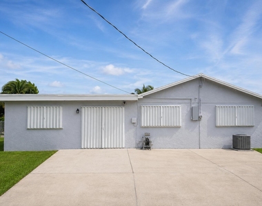 1223 W 27th Street - Photo Thumbnail 15