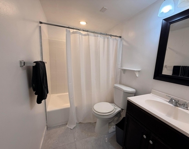 3226 Ne 12th Street - Photo Thumbnail 9