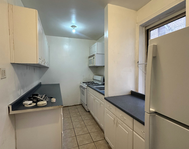 88-10 Whitney Avenue - Photo Thumbnail 4