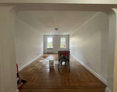 88-10 Whitney Avenue - Photo Thumbnail 2