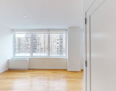 808 Columbus Ave - Photo Thumbnail 3
