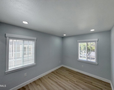 3502 Nyeland Avenue - Photo Thumbnail 6
