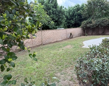 1742 Edmon Way - Photo Thumbnail 18