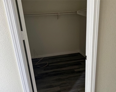 1742 Edmon Way - Photo Thumbnail 16