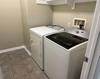 1742 Edmon Way - Photo Thumbnail 17