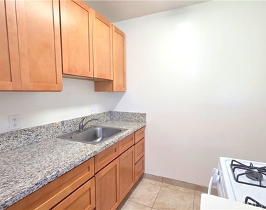 2334 E Santa Fe Avenue - Photo Thumbnail 4