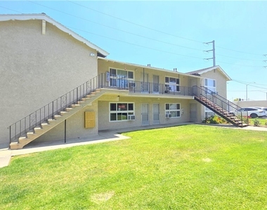 2334 E Santa Fe Avenue - Photo Thumbnail 1