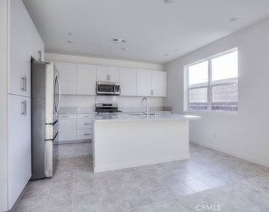 15812 Caterpillar Dr - Photo Thumbnail 13