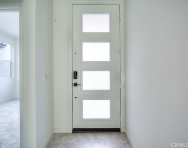 15812 Caterpillar Dr - Photo Thumbnail 4