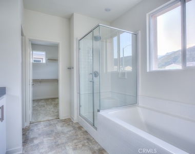 15812 Caterpillar Dr - Photo Thumbnail 33