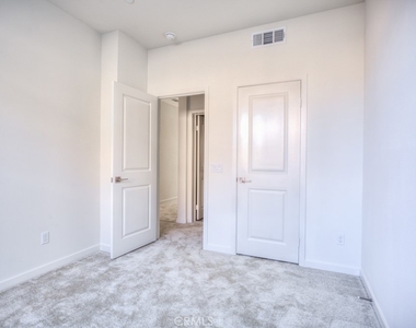 15812 Caterpillar Dr - Photo Thumbnail 17
