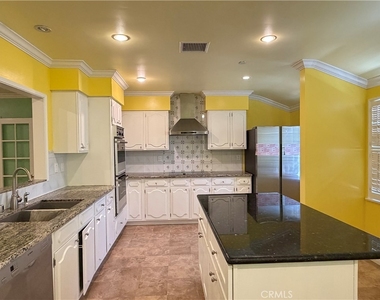 1162 Panorama Drive - Photo Thumbnail 8