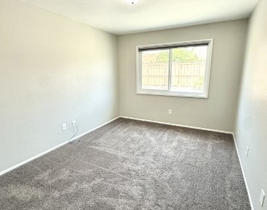 2382 Carlsbad - Photo Thumbnail 11