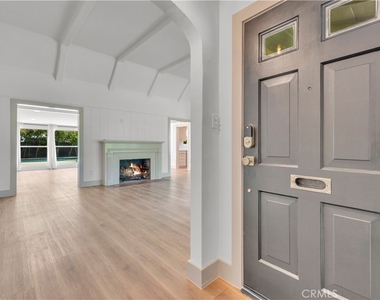 11944 Hesby Street - Photo Thumbnail 3