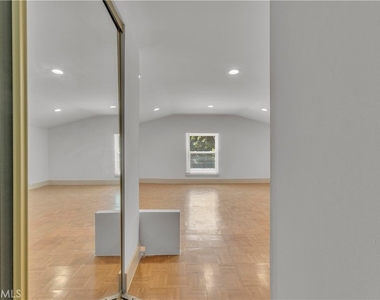 11944 Hesby Street - Photo Thumbnail 38