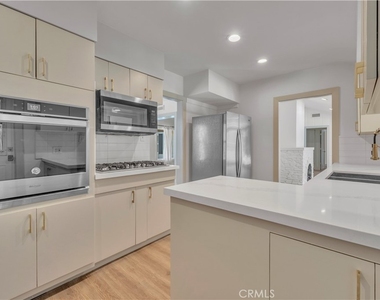 11944 Hesby Street - Photo Thumbnail 13