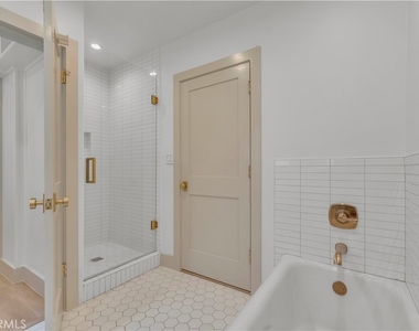 11944 Hesby Street - Photo Thumbnail 24