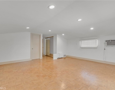 11944 Hesby Street - Photo Thumbnail 41